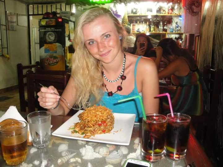 My Friend Surf Hostal Хуанчако Екстериор снимка